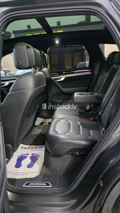 Volkswagen Touareg 2022 Gray Automatic Used for Sale in Greater Cairo ( Cairo + Giza) - 4
