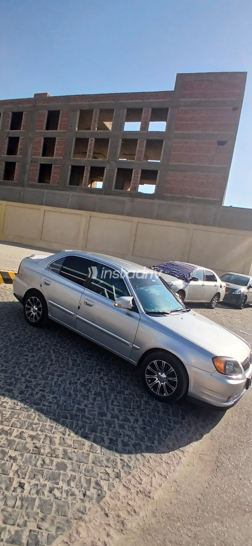 Hyundai Verna 2013 Silver Manual Used for Sale in Greater Cairo ( Cairo + Giza) - 9
