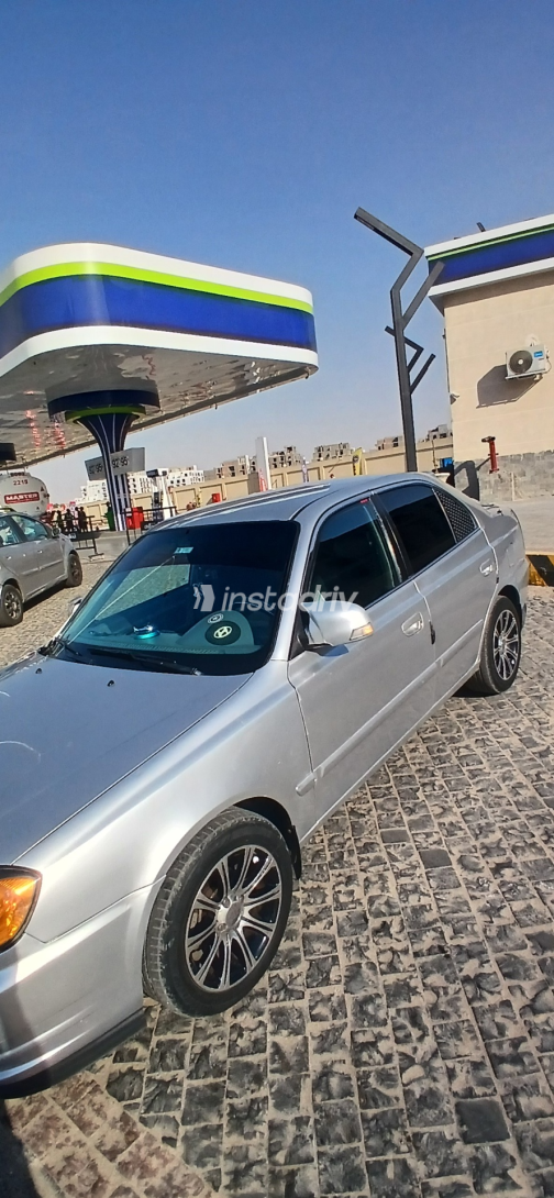 Hyundai Verna 2013 Silver Manual Used for Sale in Greater Cairo ( Cairo + Giza) - 10
