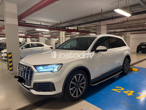 اودي Q7 2021 أبيض أوتوماتيك مستعملة للبيع في القاهرة الكبرى ( القاهرة - الجيزة) - 1