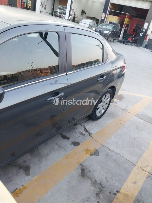 Peugeot 301 2014 Dark Gray Automatic Used for Sale in Greater Cairo ( Cairo + Giza) - 10