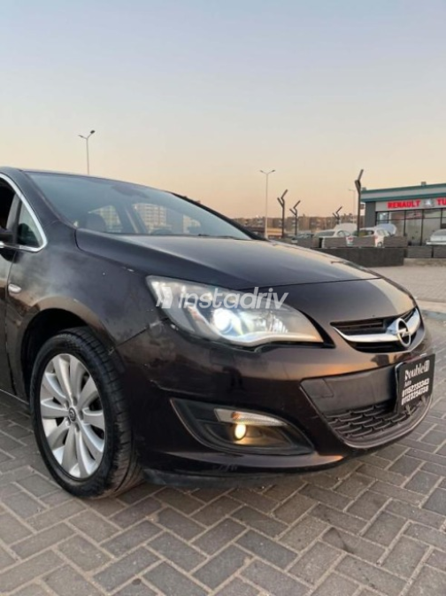 Opel Astra 2017 Brown Automatic Used for Sale in Nasr city - 4