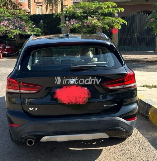 بي ام دبليو X1 2020 أسود أوتوماتيك مستعملة للبيع في القاهرة الكبرى ( القاهرة - الجيزة) - 3
