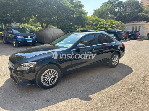 Mercedes C 180 2020 Black Automatic Used for Sale in Greater Cairo ( Cairo + Giza) - 3