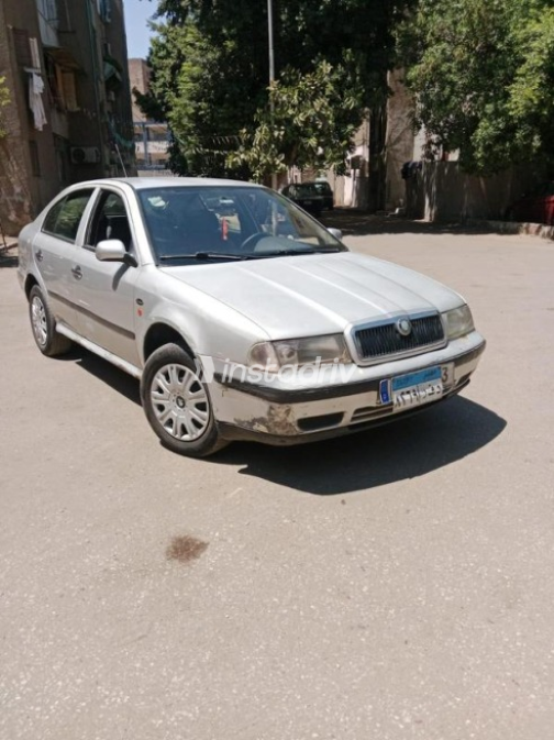 Skoda Octavia 2000 Silver Automatic Used for Sale in Cairo - 3