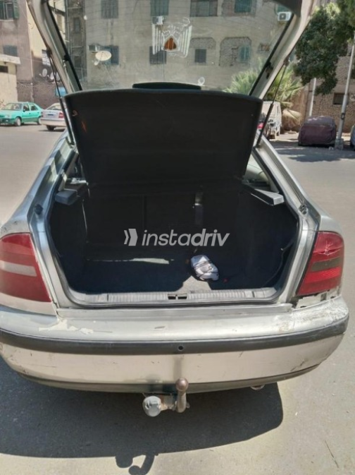 Skoda Octavia 2000 Silver Automatic Used for Sale in Cairo - 5