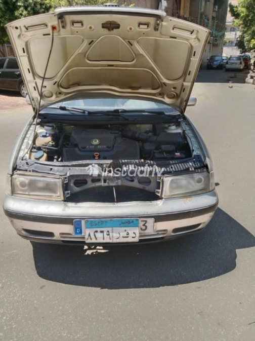 Skoda Octavia 2000 Silver Automatic Used for Sale in Cairo - 7