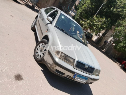 Skoda Octavia 2000 Silver Automatic Used for Sale in Cairo - 10