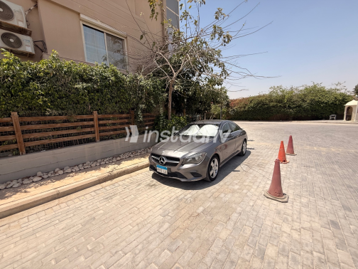 Mercedes CLA 180 2014 Gray Automatic Used for Sale in Greater Cairo ( Cairo + Giza) - 6