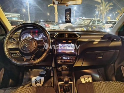 Suzuki Swift Dzire 2021 Silver Automatic Used for Sale in Nasr city - 2