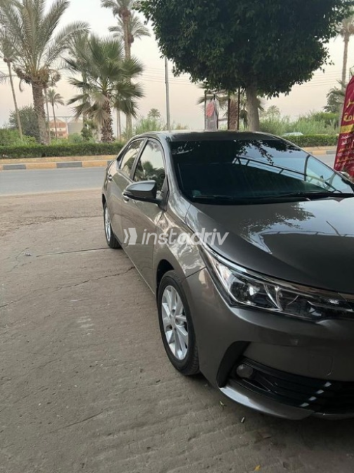 Toyota Corolla 2018 Gray Automatic Used for Sale in Ashmoun - 4