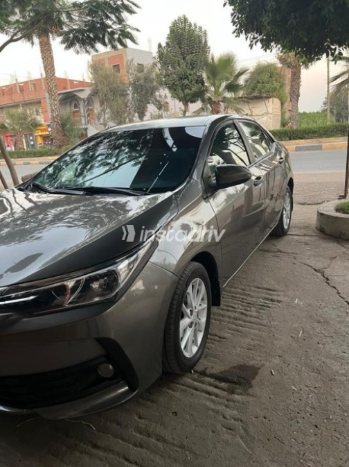 Toyota Corolla 2018 Gray Automatic Used for Sale in Ashmoun - 5
