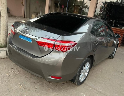 Toyota Corolla 2018 Gray Automatic Used for Sale in Ashmoun - 6