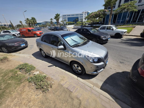 Chevrolet Aveo 2017 Silver Automatic Used for Sale in Greater Cairo ( Cairo + Giza) - 3