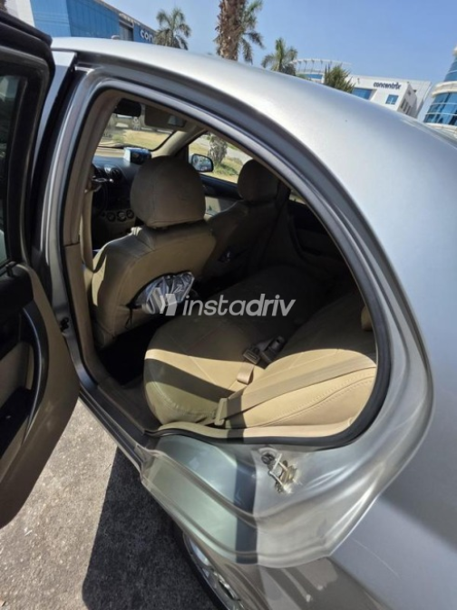 Chevrolet Aveo 2017 Silver Automatic Used for Sale in Greater Cairo ( Cairo + Giza) - 8
