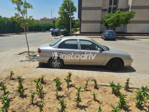 Kia Sephia 2001 Gold Automatic Used for Sale in Cairo - 4