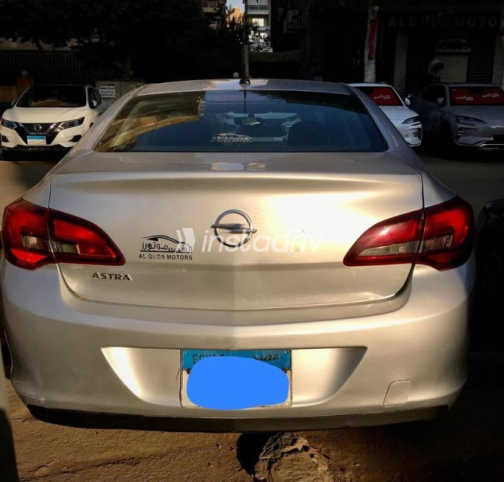 Opel Astra 2017 Silver Automatic Used for Sale in Nasr city - 2