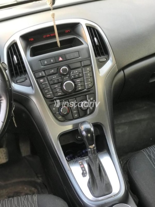 Opel Astra 2017 Silver Automatic Used for Sale in Nasr city - 7