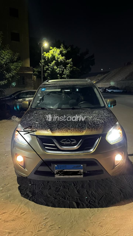 Chery Tiggo 3 2017 Champagne Automatic Used for Sale in Greater Cairo ( Cairo + Giza) - 2