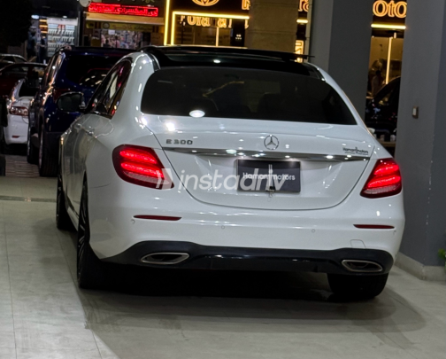 مرسيدس E 300 2019 أبيض أوتوماتيك مستعملة للبيع في القاهرة الكبرى ( القاهرة - الجيزة) - 3