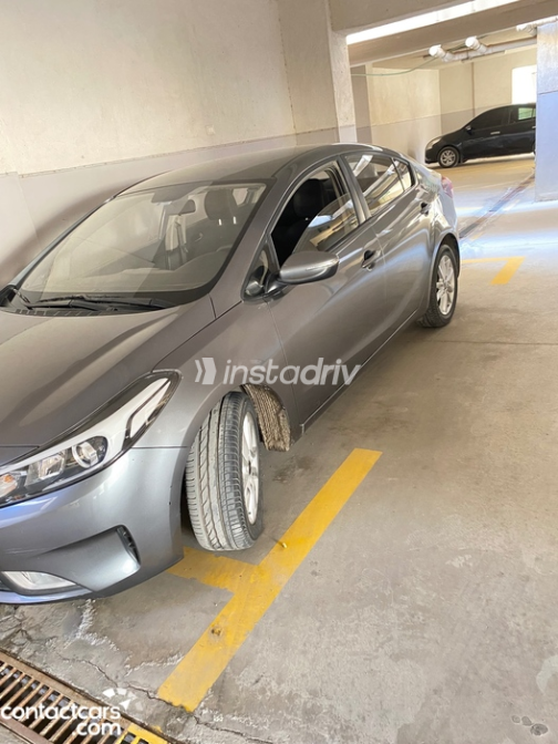 Kia Cerato 2017 Gray Automatic Used for Sale in Greater Cairo ( Cairo + Giza) - 6