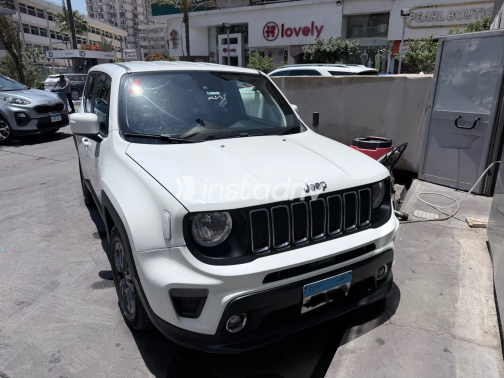 Jeep Renegade 2022 White Automatic Used for Sale in Greater Cairo ( Cairo + Giza) - 9