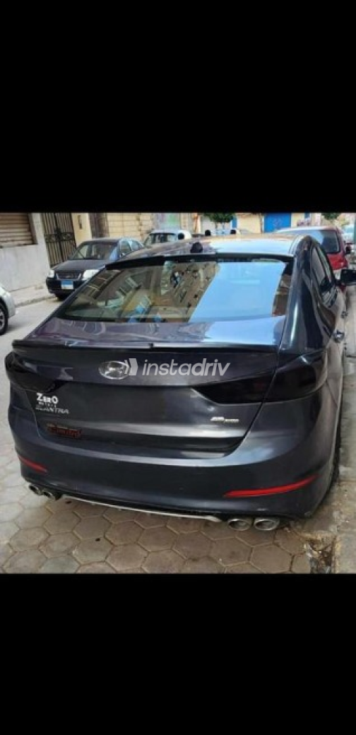 Hyundai Elantra AD 2018 Silver Automatic Used for Sale in Cairo - 9