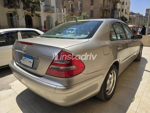 Mercedes E 240 2003 Gold Automatic Used for Sale in Heliopolis - 6