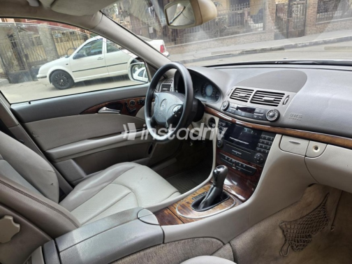 Mercedes E 240 2003 Gold Automatic Used for Sale in Heliopolis - 10