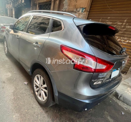Nissan Qashqai 2017 Gray Automatic Used for Sale in Alexandria - 3