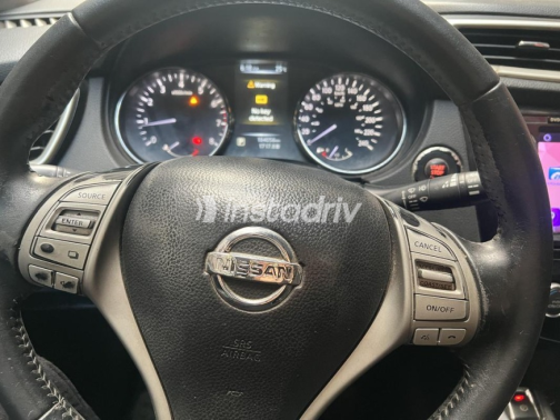 Nissan Qashqai 2017 Gray Automatic Used for Sale in Alexandria - 6