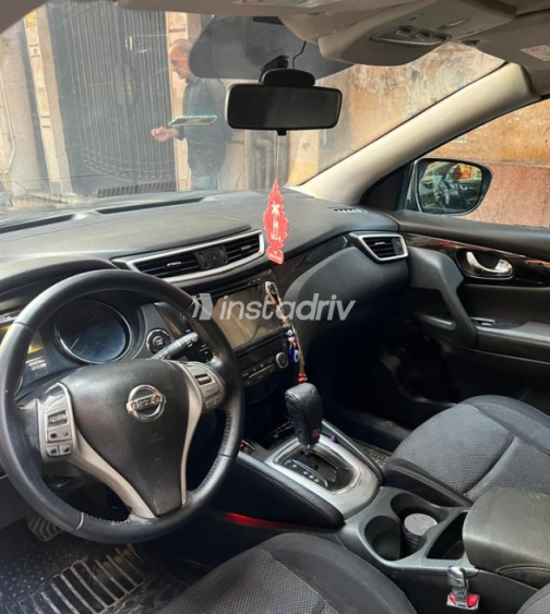 Nissan Qashqai 2017 Gray Automatic Used for Sale in Alexandria - 7