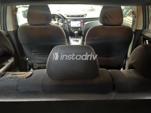 Nissan Qashqai 2017 Gray Automatic Used for Sale in Alexandria - 9