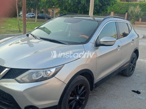 Nissan Qashqai 2017 White Automatic Used for Sale in Greater Cairo ( Cairo + Giza) - 3