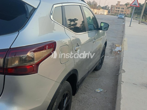 Nissan Qashqai 2017 White Automatic Used for Sale in Greater Cairo ( Cairo + Giza) - 5