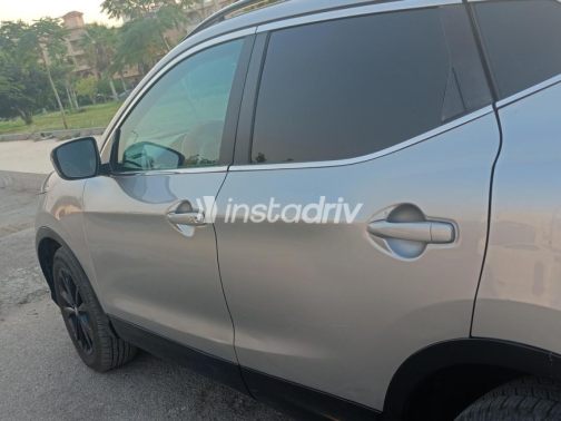 Nissan Qashqai 2017 White Automatic Used for Sale in Greater Cairo ( Cairo + Giza) - 8