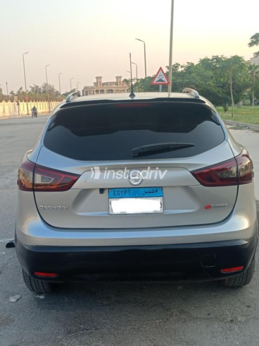 Nissan Qashqai 2017 White Automatic Used for Sale in Greater Cairo ( Cairo + Giza) - 9
