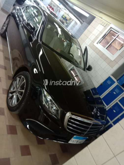 Mercedes E 180 2018 Black Automatic Used for Sale in Greater Cairo ( Cairo + Giza) - 2