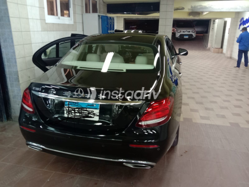 Mercedes E 180 2018 Black Automatic Used for Sale in Greater Cairo ( Cairo + Giza) - 9