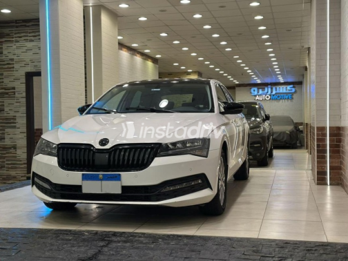 Skoda Superb 2021 White Automatic Used for Sale in El Haram - 4
