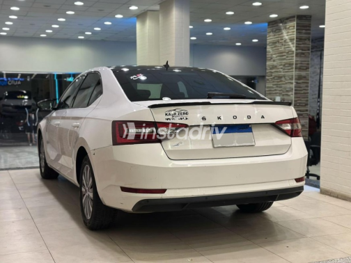 Skoda Superb 2021 White Automatic Used for Sale in El Haram - 9