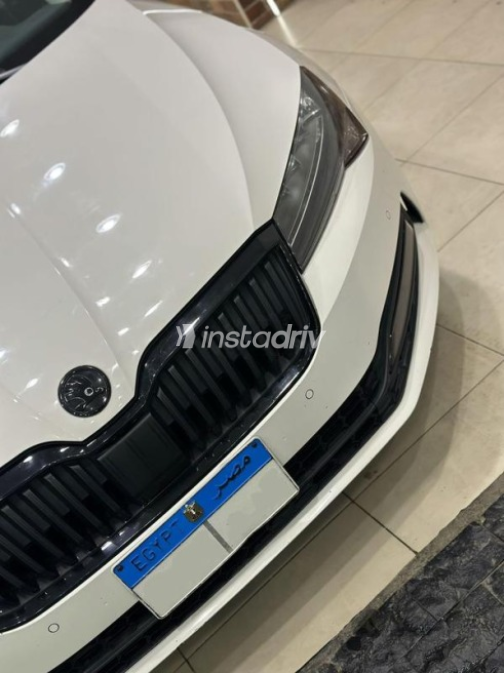 Skoda Superb 2021 White Automatic Used for Sale in El Haram - 10