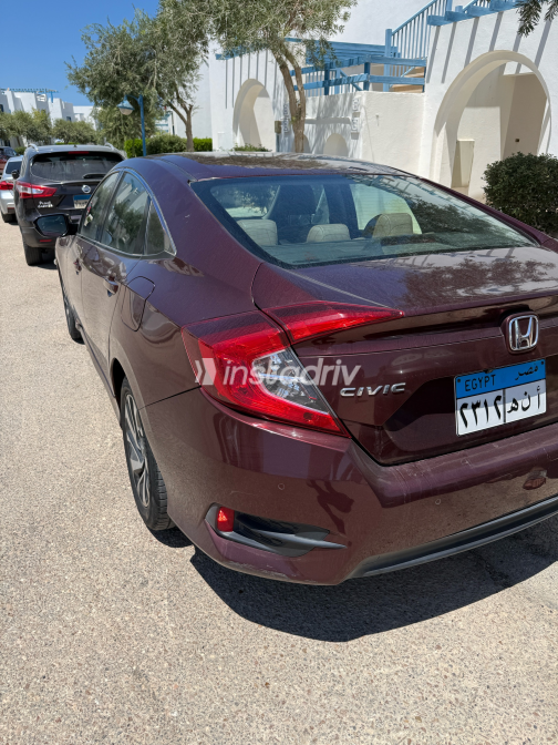 Honda Civic 2017 White Automatic Used for Sale in Greater Cairo ( Cairo + Giza) - 1