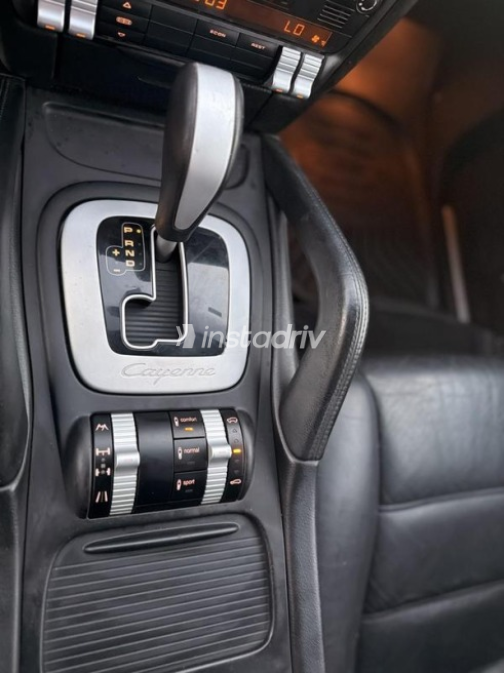 Porsche Cayenne 2006 Black Automatic Used for Sale in Sheikh Zayed City - 8