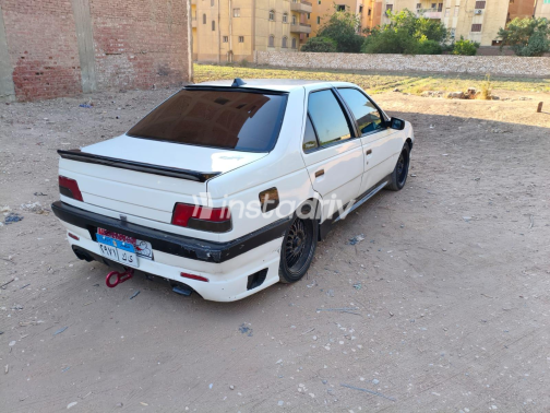 Peugeot 405 1994 White Manual Used for Sale in Greater Cairo ( Cairo + Giza) - 7
