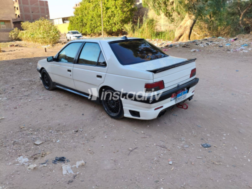 Peugeot 405 1994 White Manual Used for Sale in Greater Cairo ( Cairo + Giza) - 8