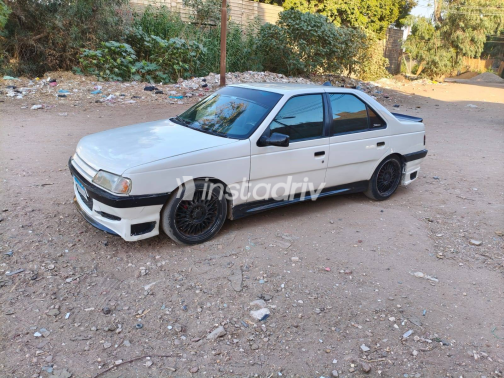 Peugeot 405 1994 White Manual Used for Sale in Greater Cairo ( Cairo + Giza) - 9