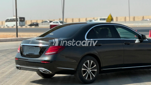 مرسيدس E 200 2020 أسود أوتوماتيك مستعملة للبيع في القاهرة الكبرى ( القاهرة - الجيزة) - 4