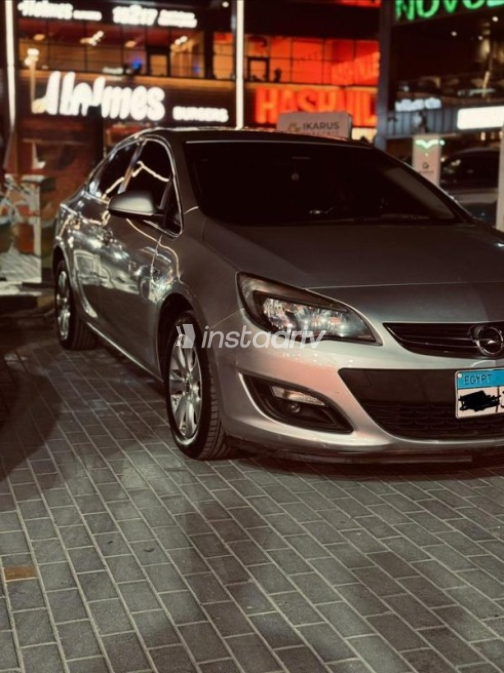 Opel Astra 2021 White Automatic Used for Sale in Greater Cairo ( Cairo + Giza) - 3
