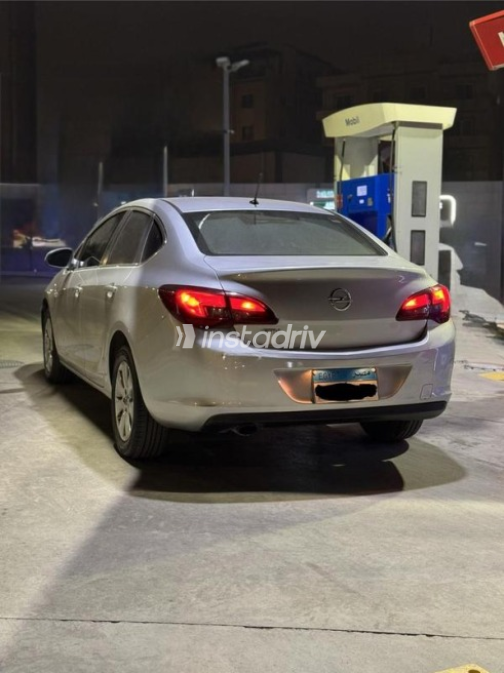 Opel Astra 2021 White Automatic Used for Sale in Greater Cairo ( Cairo + Giza) - 4